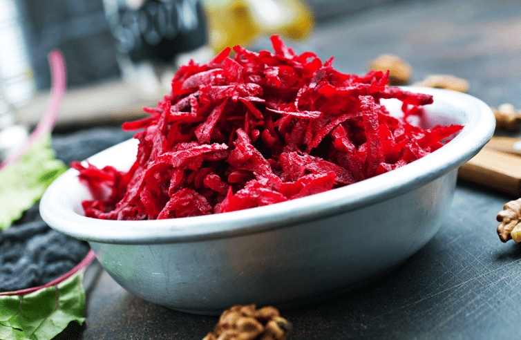Salata od cvekle sa bijelim lukom i jabukom - Recept