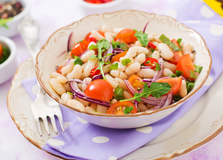 Salata od graha sa crvenim lukom - Recept