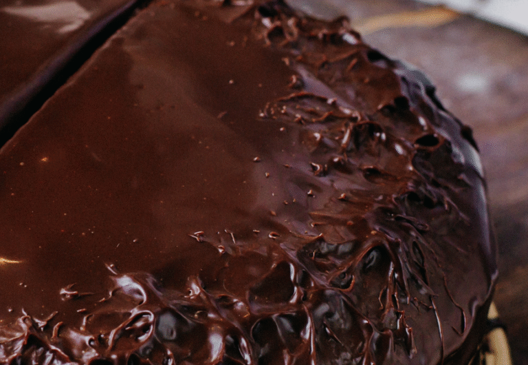 Čokoladni kolač s glazurom - Recept